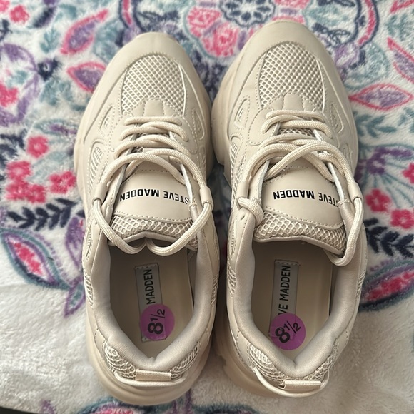 Steve Madden shoes - Picture 2 of 4